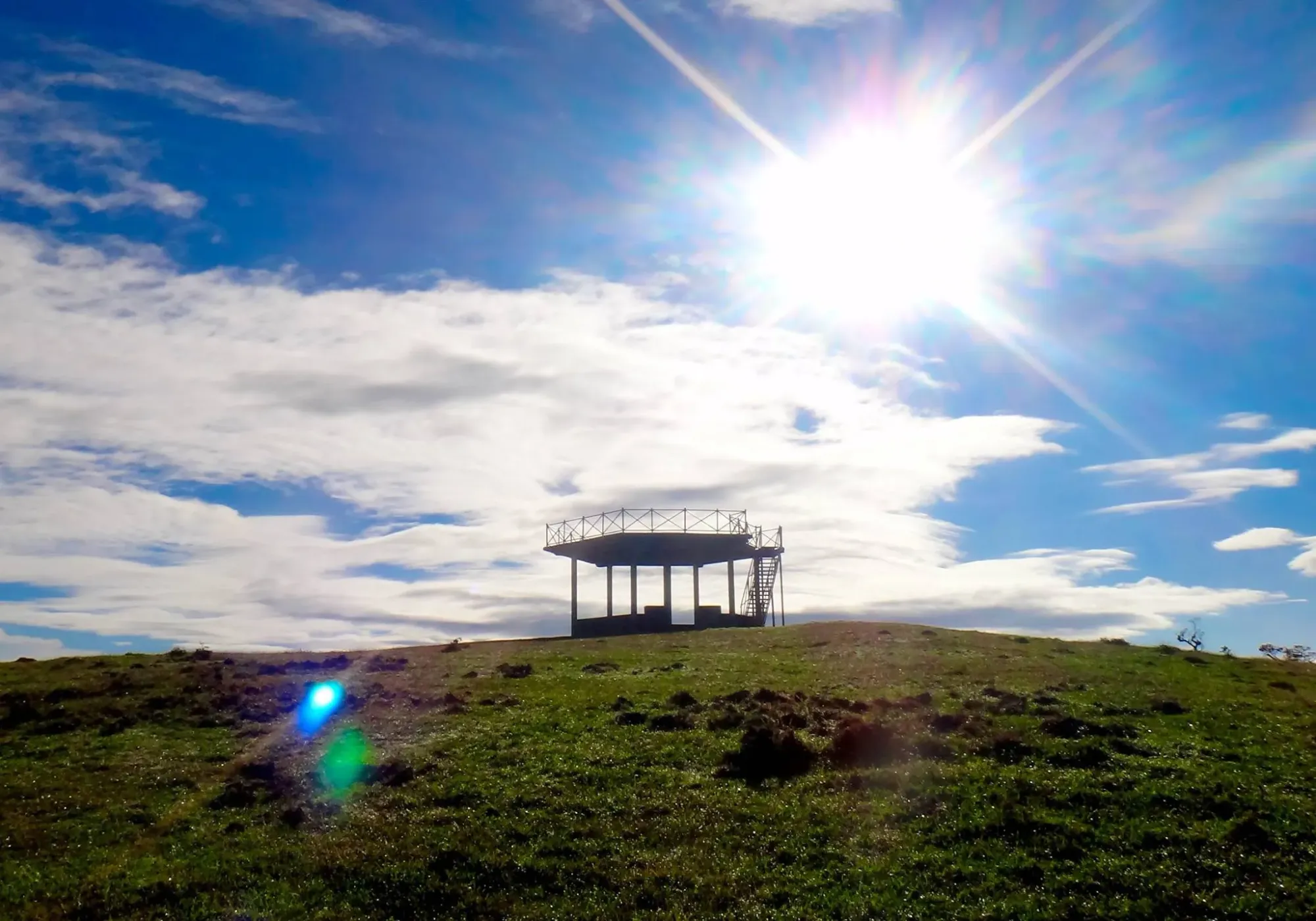 The 360-degree viewpoint where nine major peaks reveal themselves at 7:00 AM from Sandathenna