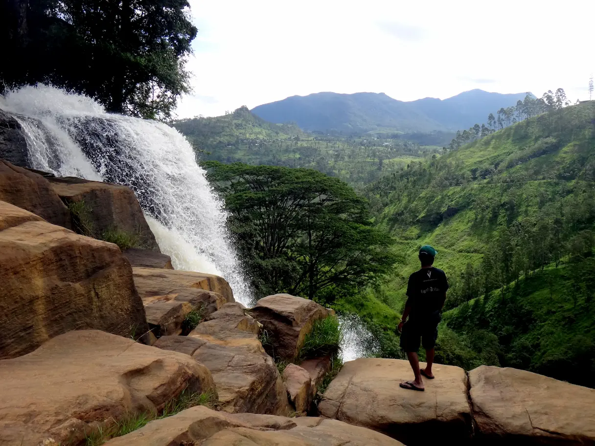 Devon (Top View): Standing on the edge of the world.