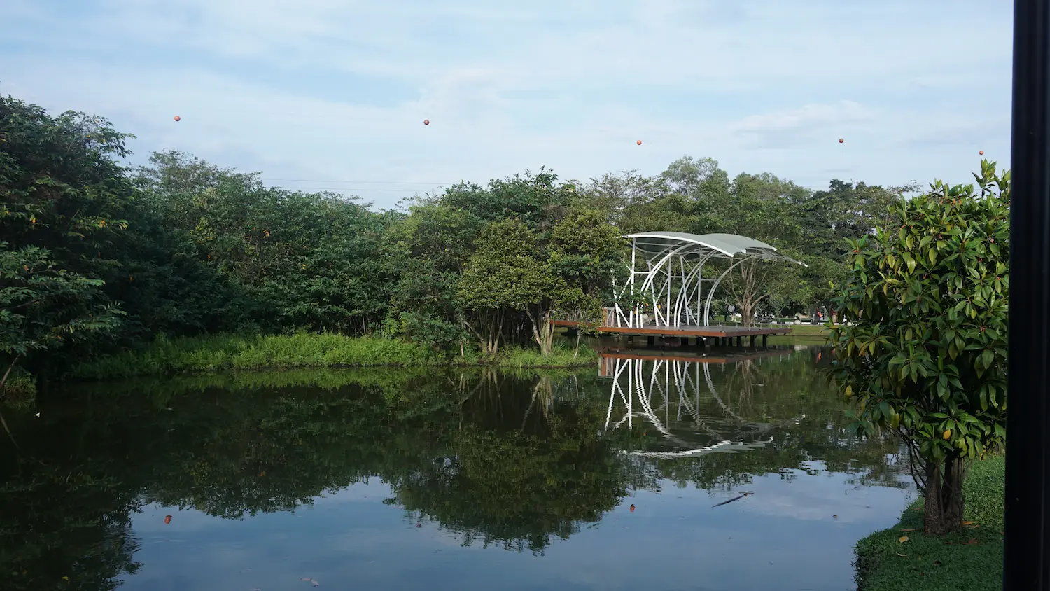 Soft reflection on the Diyawanna Oya, a landscape engineered for both the 14th-century Kingdom of Kotte and the modern traveler
