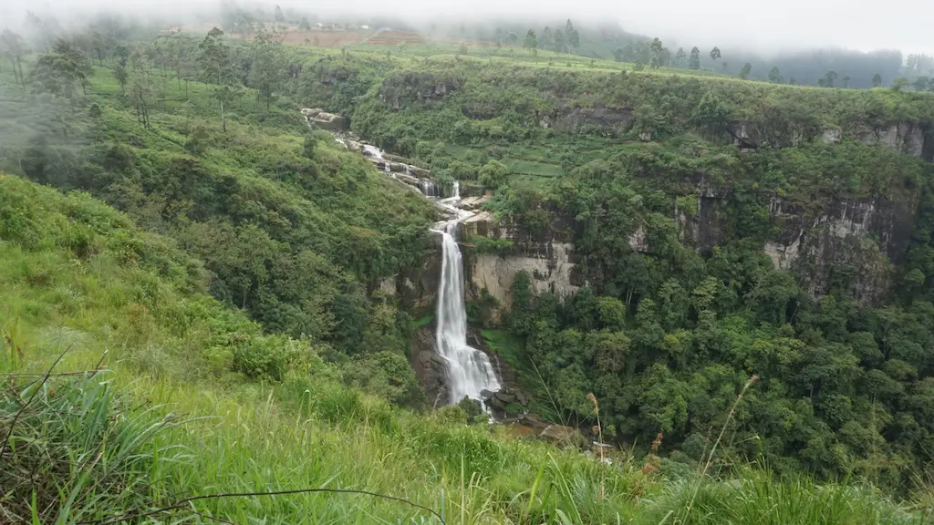 Ramboda (Frotoft View): A bird's-eye view of the mountain's silver vein.